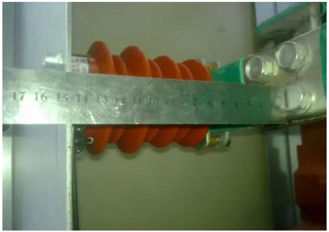 高壓開(kāi)關(guān)柜安裝過(guò)程及注意事項(xiàng)詳細(xì)說(shuō)明，有插圖，非常實(shí)用！