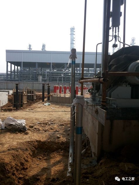 一條完成開關(guān)柜安裝，電纜橋架施工，電纜敷設(shè)及布線施工，照明配電箱施工