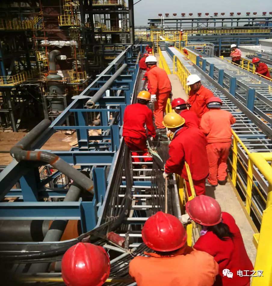 一條完成開關(guān)柜安裝，電纜橋架施工，電纜敷設(shè)及布線施工，照明配電箱施工