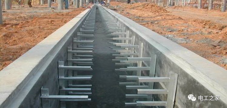 一條完成開關(guān)柜安裝，電纜橋架施工，電纜敷設(shè)及布線施工，照明配電箱施工