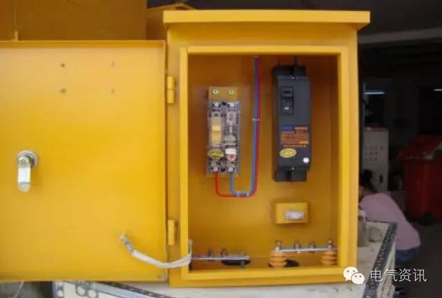 臨時(shí)一級(jí)柜、二級(jí)柜、三級(jí)柜等。配電箱和施工要求(視頻附后)