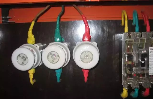 施工現(xiàn)場臨時用電配電箱及開關(guān)箱配置和使用說明，圖示詳圖