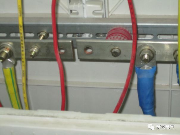 《建筑電氣工程施工質(zhì)量驗收規(guī)范》GB50303-2015 配電箱(機柜)安裝詳細說明！