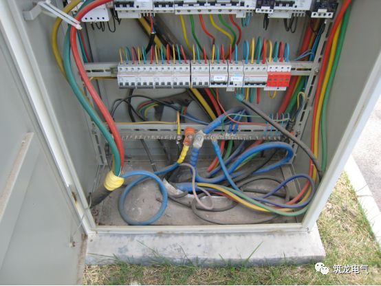 《建筑電氣工程施工質(zhì)量驗收規(guī)范》GB50303-2015 配電箱(機柜)安裝詳細說明！