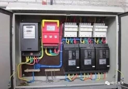 分析了配電箱的內(nèi)部結(jié)構(gòu)，誰(shuí)能理解它？