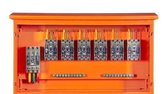 配電箱標(biāo)準(zhǔn)、接線方法、安裝方法和分類等。被詳細(xì)描述并且一次清楚。