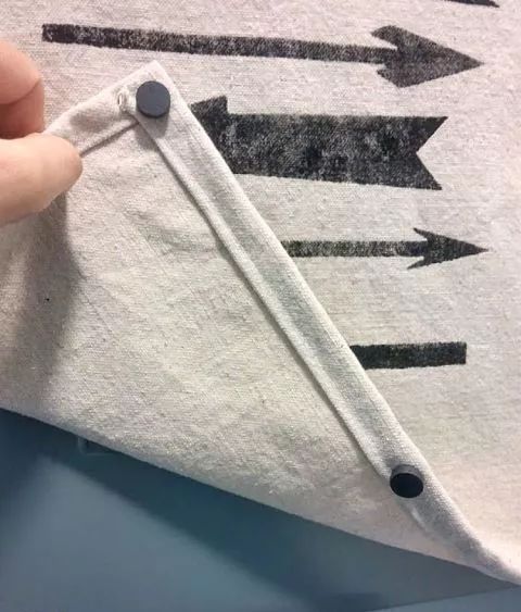 你家人的配電箱隱藏得好嗎？新房子的裝飾看起來很漂亮，因為做得很好。