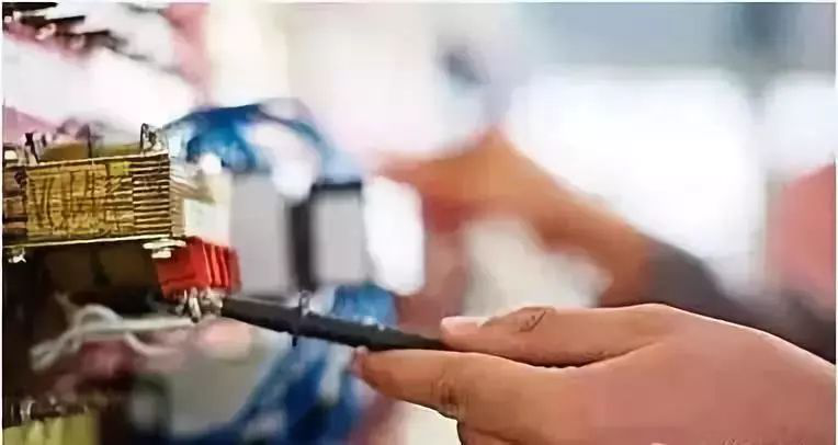 配電柜安裝禁忌:一個(gè)錯(cuò)誤往往會(huì)導(dǎo)致無(wú)盡的麻煩。