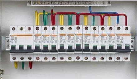 配電箱開(kāi)關(guān)的并聯(lián)方法是什么？讀完之后，我學(xué)到了很多。讓我們趕快把它收起來(lái)。